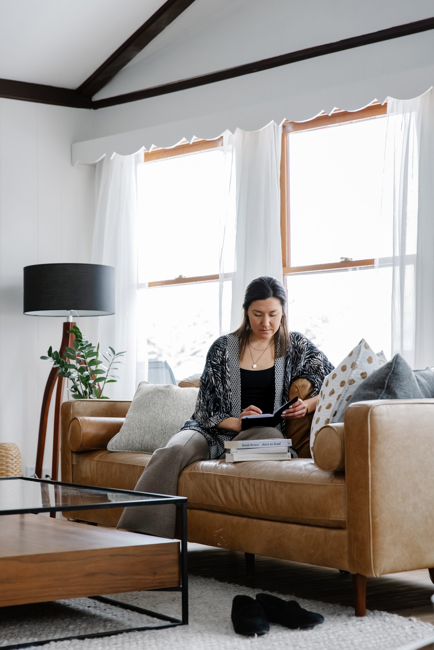 edie-gudaitis-reading-Good-Morning-I-Love-You-book